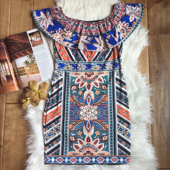 Printed Off Shoulder Body Con Dress - Picture 2 of 7